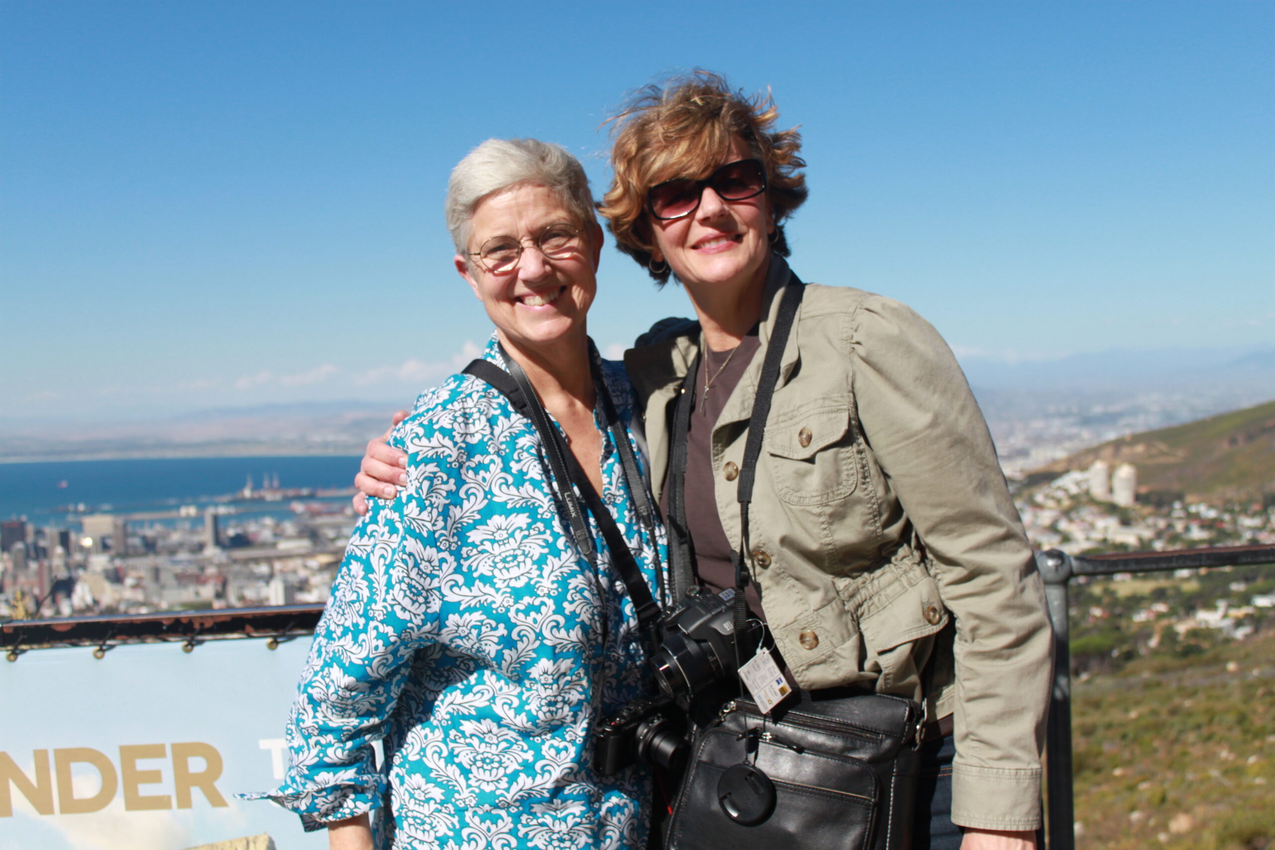San Francisco lesbian philanthropists Tracy Gary, left, and Jody Cole, right, two of the 17 participants in Atlantic Philanthropies LGBT donor tour of South Africa. (Photo: Inka von Sternenfels)