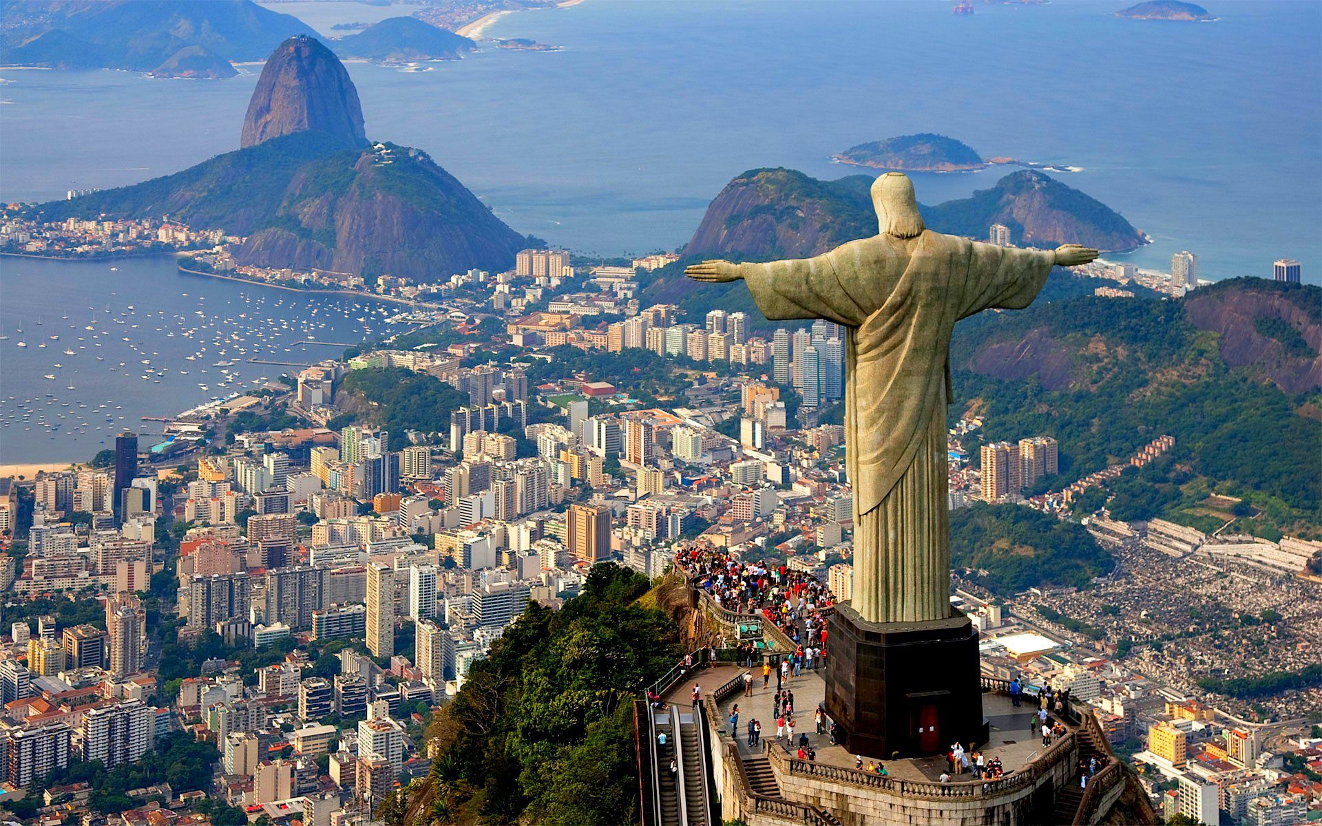 Christ the Redeemer statue overlooking Rio de Janeiro atop Mount Corcovado in Brazil. (Photo: Bradutch.com)