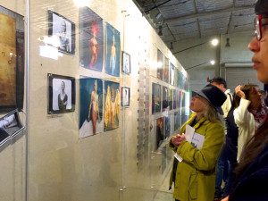 The “Women: New Portraits” exhibit attracts 100s of fans of Annie Leibovitz’s work at Crissy Field in the Presidio. (Photo: Heather Cassell)