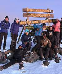 French women soldiers and a victim of war make it to the summit of Mount Kilimanjaro in Tanzania. (Photo: Courtesy of Aurore Fintz)