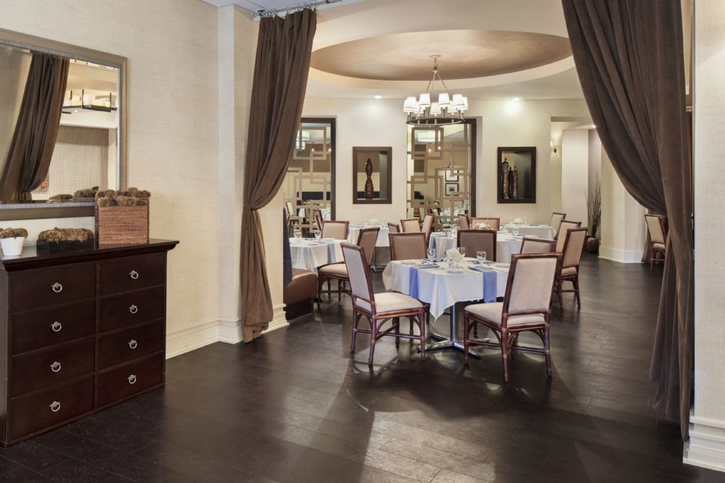 Comfortable Rooms and Comfort Food at the DoubleTree Downtown Orlando ...